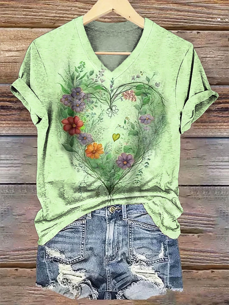 Women's Floral Heart Art V-Neck Casual T-Shirt Women's Floral Heart Art V-Neck Casual T-Shirt