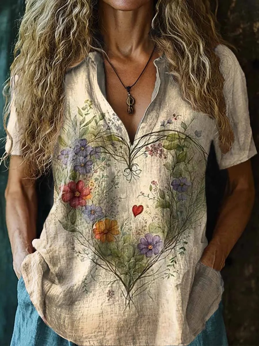 Women's Floral Heart Art V-Neck Casual T-Shirt Women's Floral Heart Art V-Neck Casual T-Shirt