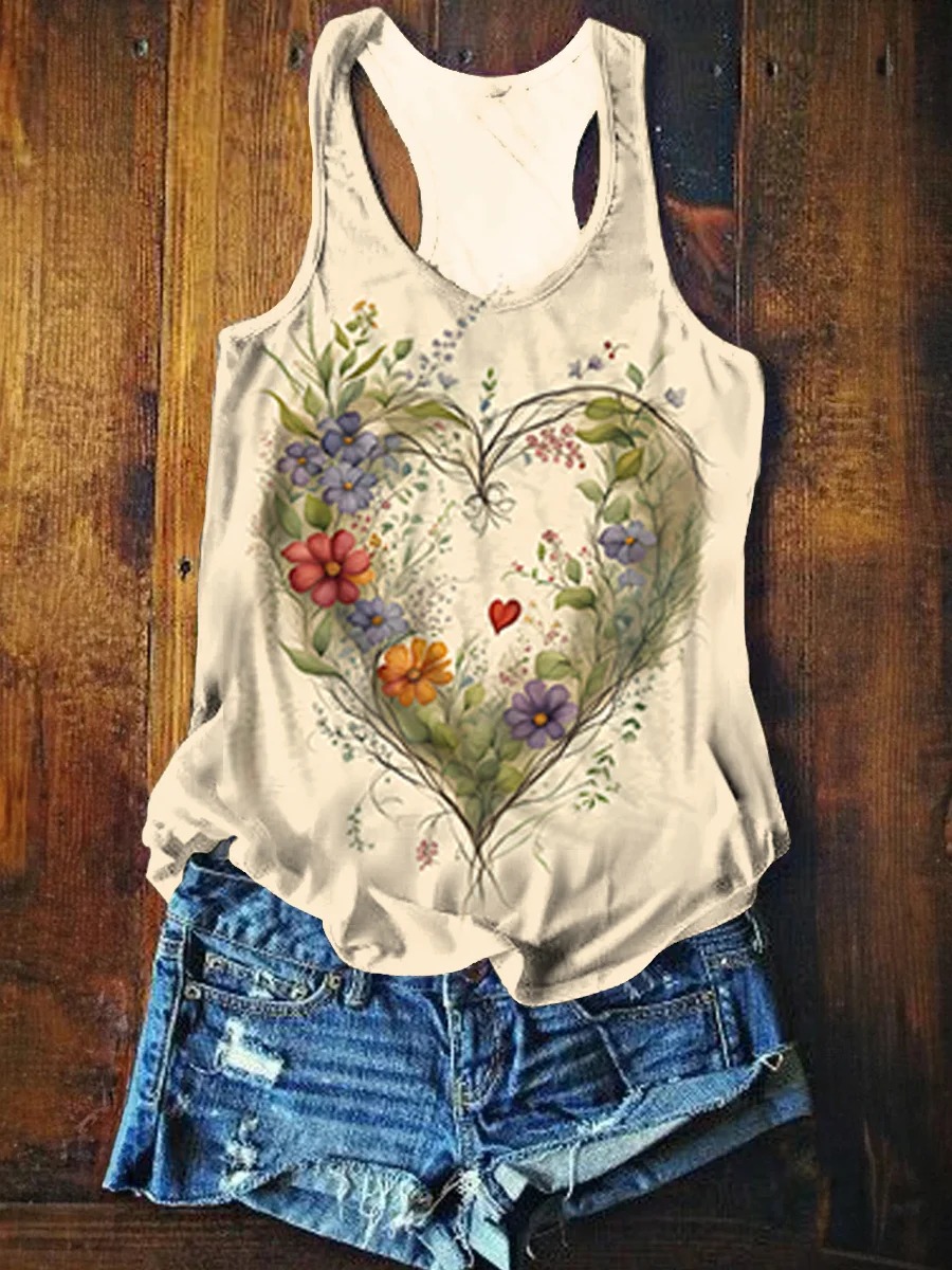 Women's Floral Heart Art V-Neck Casual T-Shirt Women's Floral Heart Art V-Neck Casual T-Shirt