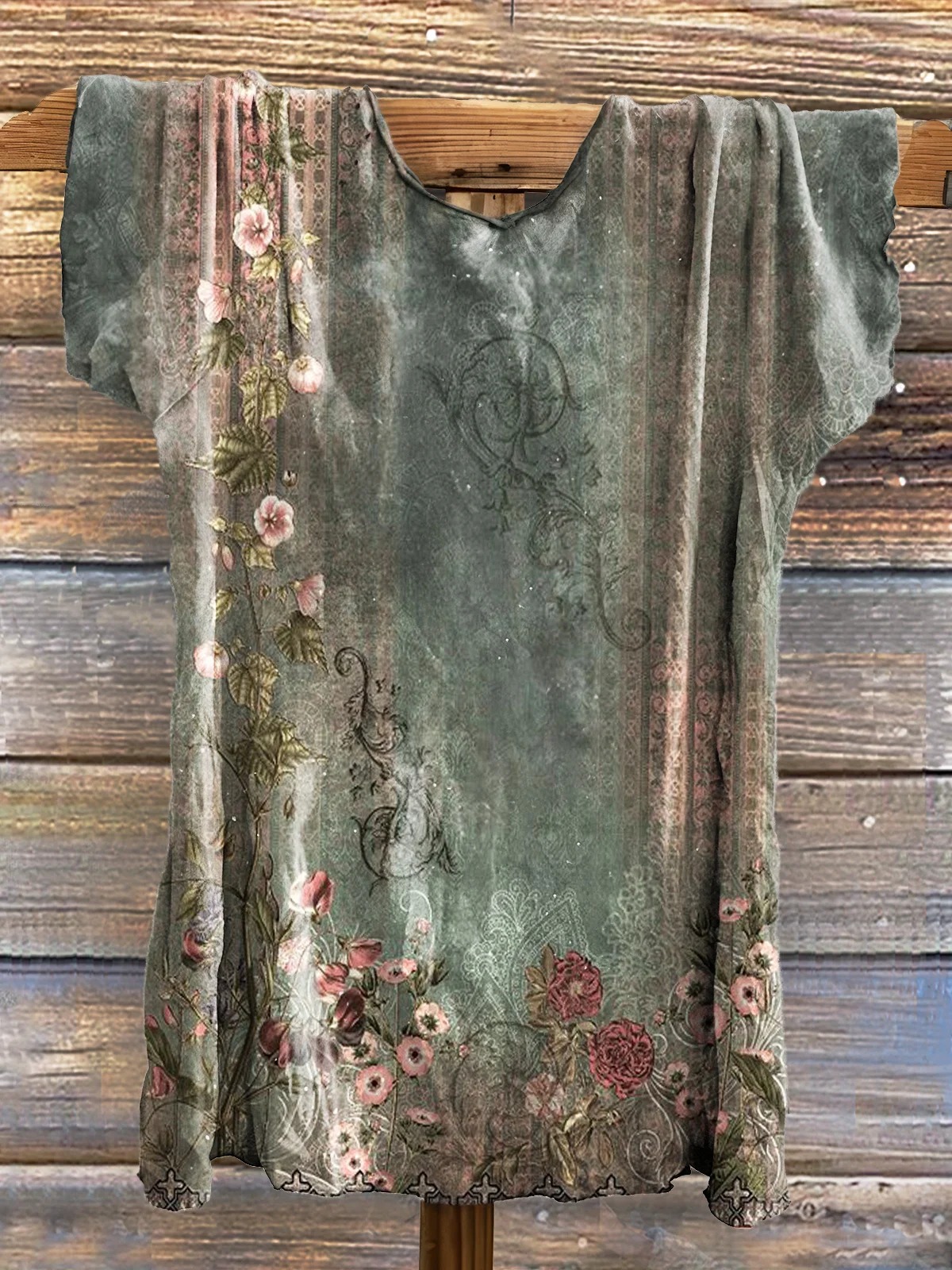 Women's Retro Ethnic Flowers Print V-neck Casual T-Shirt Women's Retro Ethnic Flowers Print V-neck Casual T-Shirt
