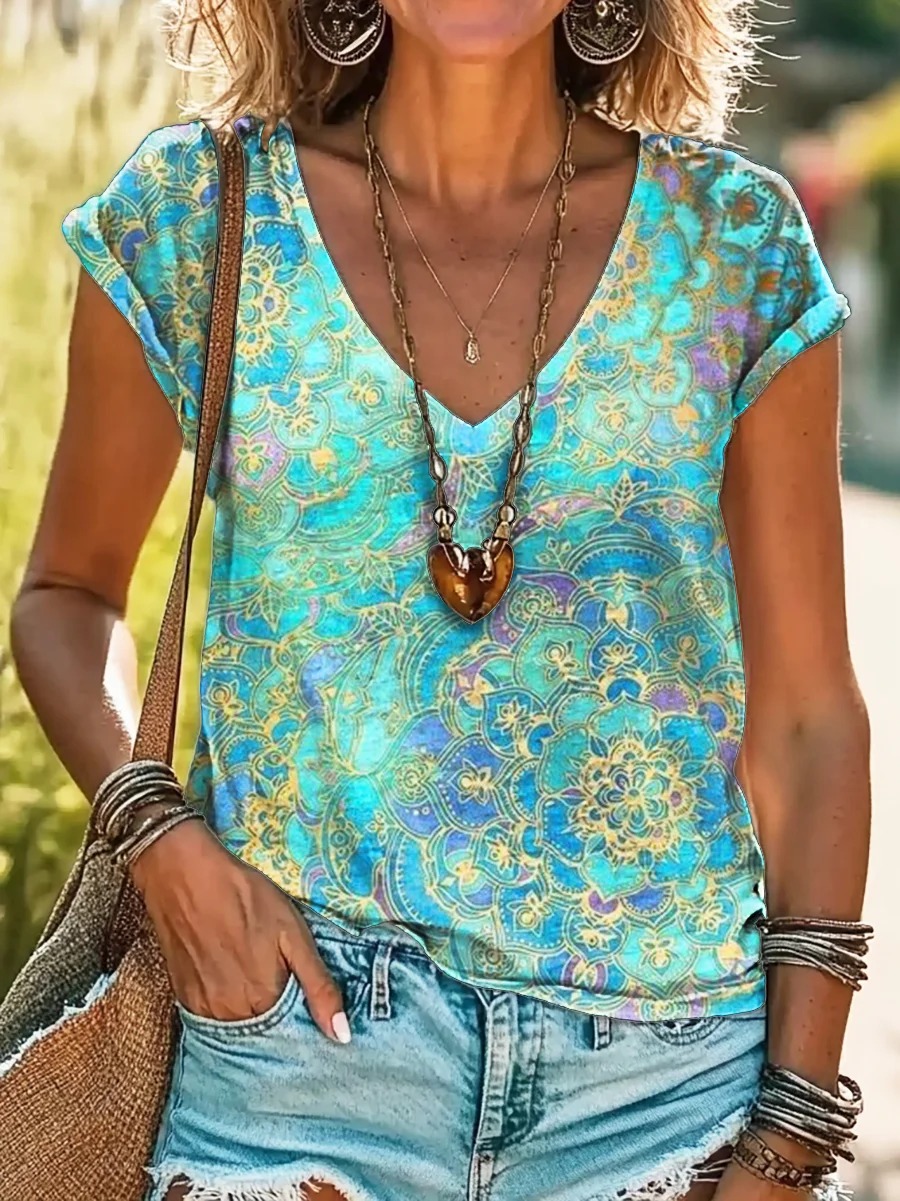 Women's Retro Ethnic Totem Print V-neck Casual T-Shirt Women's Retro Ethnic Totem Print V-neck Casual T-Shirt